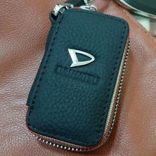 Dompet KULIT Stnk plus gantungan kunci REMOTE MOBIL LOGO Daihatsu XENIA / TERIOS warna hitam merah