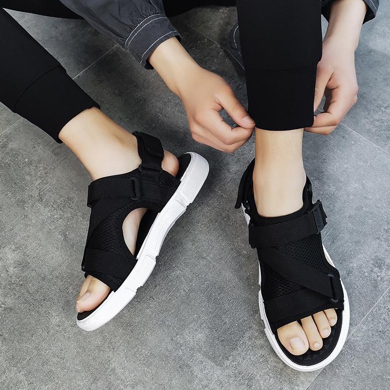 [ Cod + Kirim Hari Ini ] 2022 Sandal Gunung Pria Baru/Sandal Pria Gaya Jepang/Sandal Pria Kasual Lua