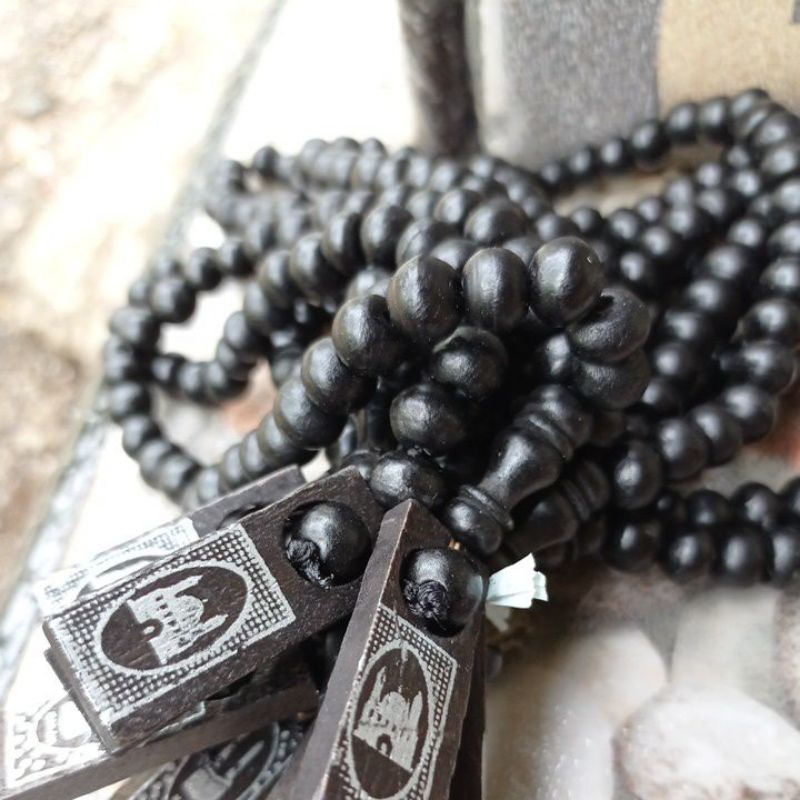 Tasbih kayu 33 butir warna hitam untuk souvenir / sovenir umroh haji hajatan dll, terlaris murah berkualitas