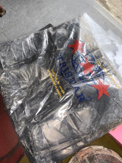 Kantong Keresek Plastik Tristar 28 Hitam Putih Merah 28x48cm High Quality