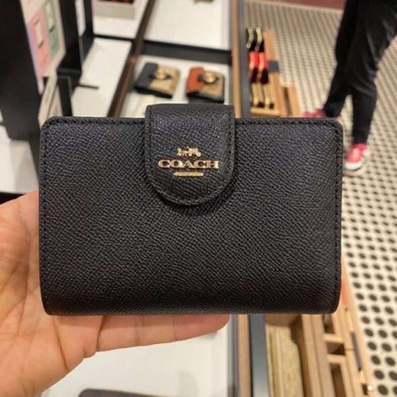 Coach Medium Corner Zip Wallet In Pebble Black