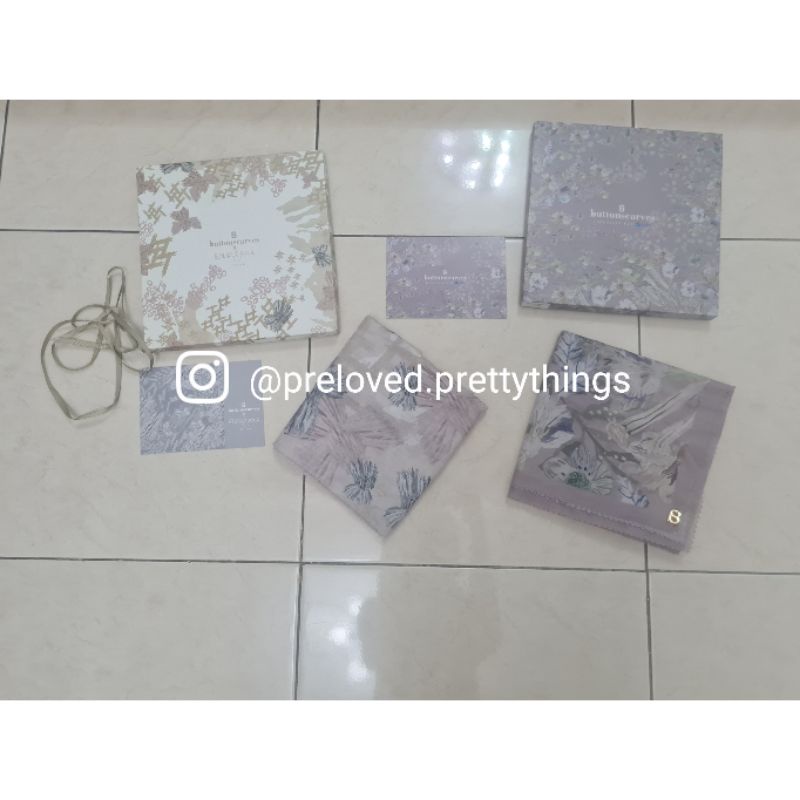 Booked-Bundling Preloved Buttonscarves Les Amities White & Daisy Wisteria