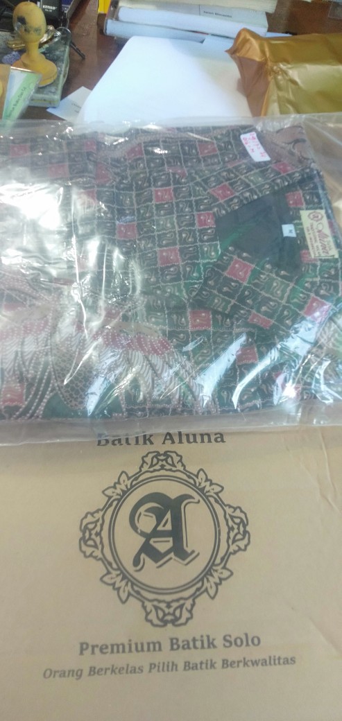 Kemeja Batik Pria Lengan Panjang Slimfit Atasan Cowok Slim Tulis Solo Terbaru Modern