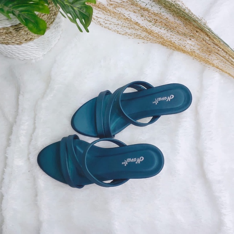 Sandal Anak Hak Kaca 3cm Novari A02