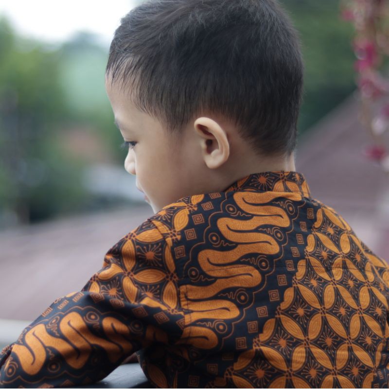 Kemeja batik anak Warna Navy Oranye model slimfit