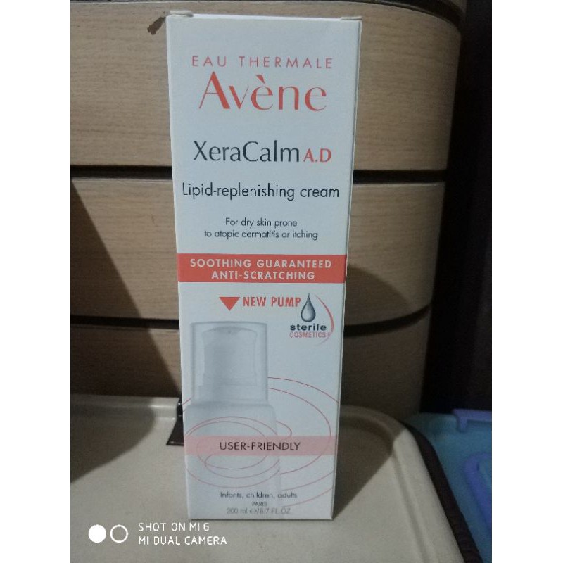 Avene XeraCalm A.D Lipid Replenishing Cream  200 ML