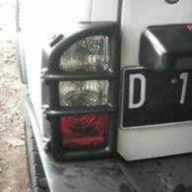 Garnis lampu belakang vitara sidekick