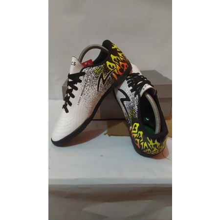 Neww!!! Sepatu Futsal Specs EWAKLOK terbaruu terlaris