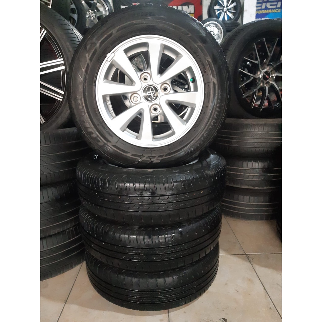 velg mobil bekas untuk mobil avanza ring 14 plus ban 185 70 r14 kondisi 80%