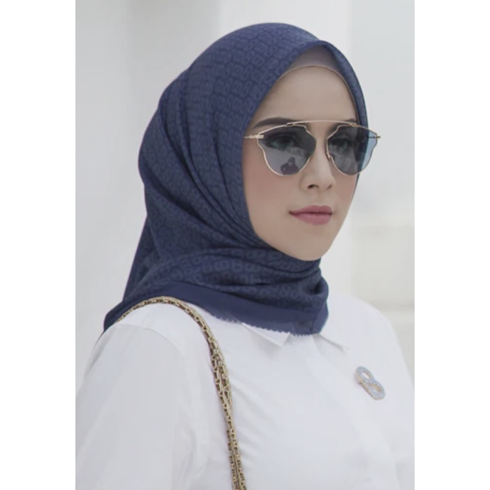 Buttonscarves The Tapis Square - Oxford Blue