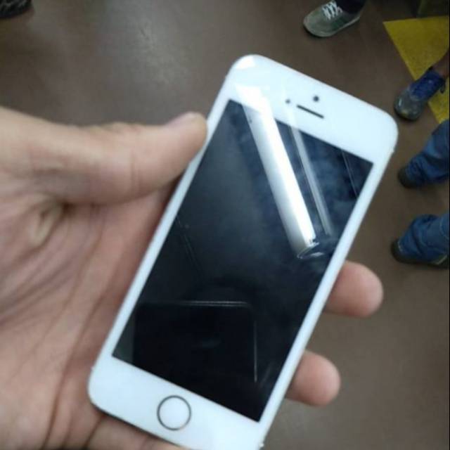 Dijual cepat iphone 5s, butuh uang cepat