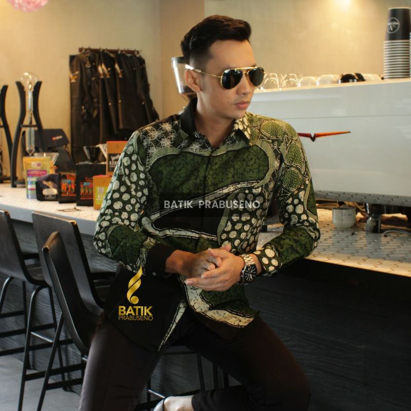 Batik Prabuseno - Widya Kemeja Batik Pria Lengan Panjang Slim Fit