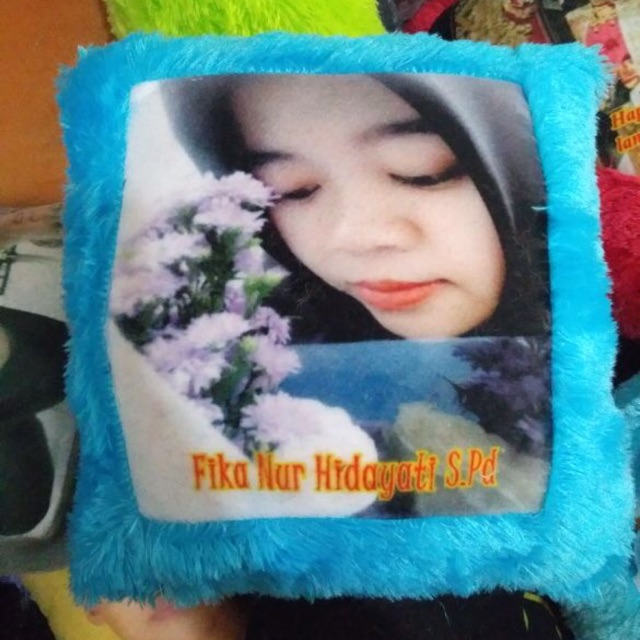 Bizzarpillow  Bantal Foto Custom Bulu Rasfur 30x30 cm BZ013