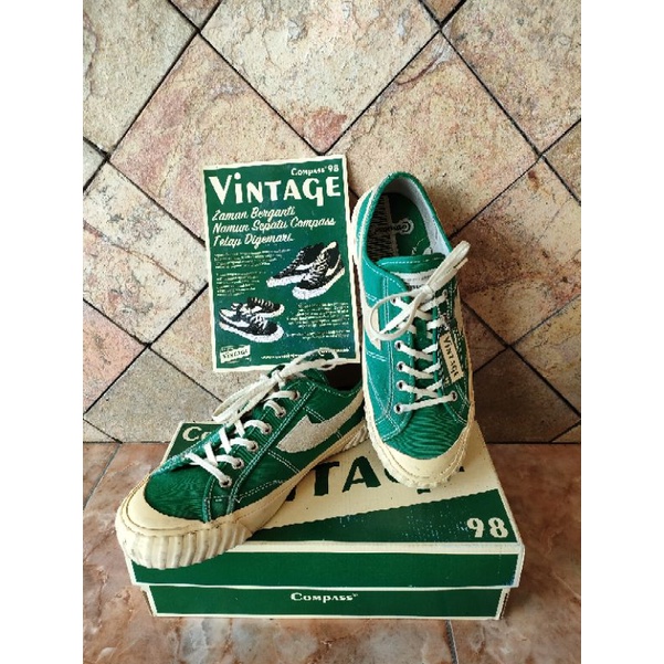 SepatuCompass vintage green