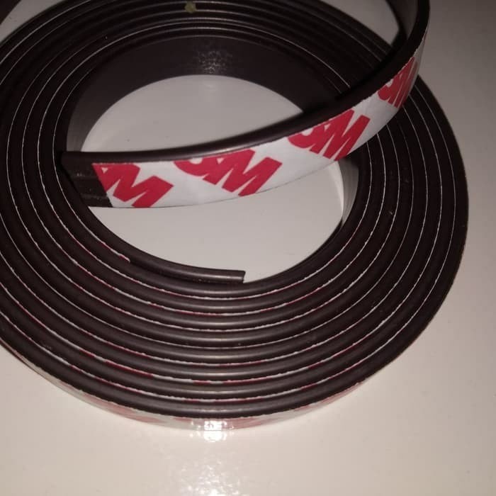 

Grosir" Magnet Strip Tape Flexibel 3M Tempelan 10 mm x 10 cm