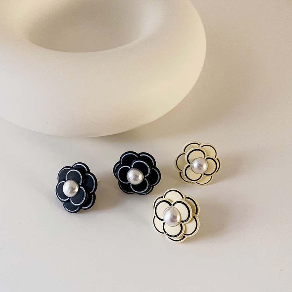 Needway Camellia Earrings Temperamen Anting Pejantan Mutiara Sederhana925 Jarum Perak Perhiasan Fashion Hitam Putih Wanita Earrings