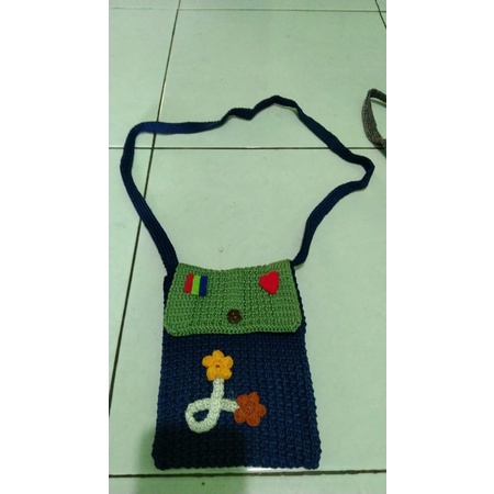 Tas Hp Rajut Karakter Bunga