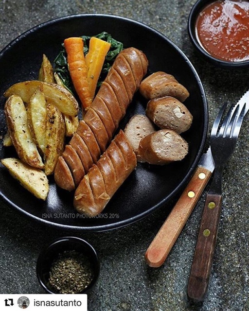 

BEEF BRATWURST WITH CHEESE JUMBO SAUSAGE