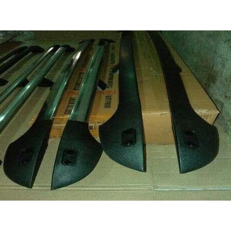 Roof Rail Kaki Rack Di Atas Mobil Daihatsu Taruna