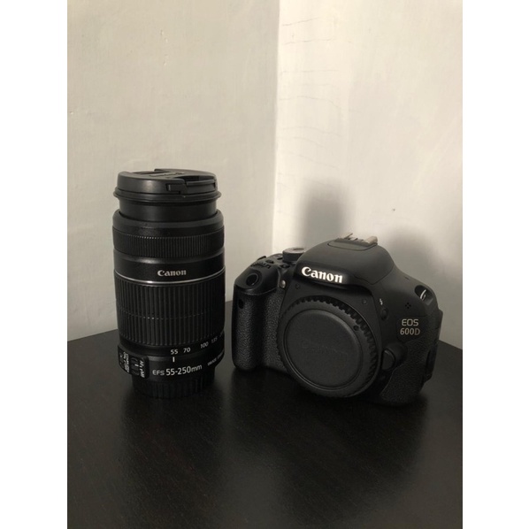 CANON 600D plus lensa tele canon