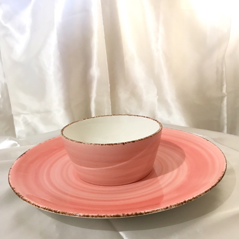 

lollipop pink (dinner plate only)