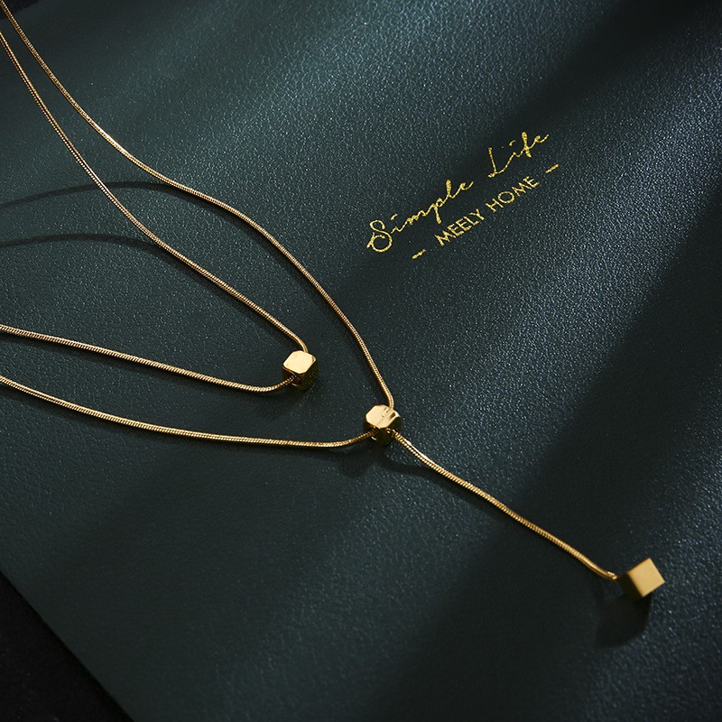 Kalung dua layer rantai italy titanium Wanita Korean Style Anti karat liontin kubus juntai
