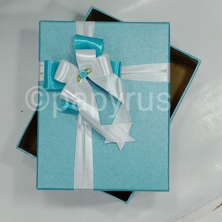 

Baru Papyrus 17,5x22,5 tinggi 5cm Kotak Kado Gift Box