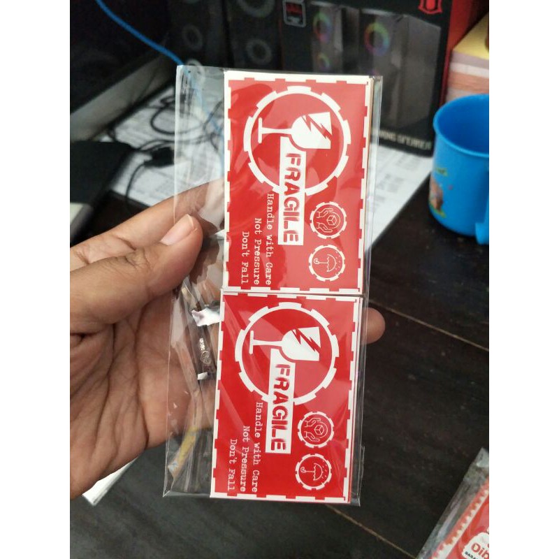 

stiker fragile /jangan di banting