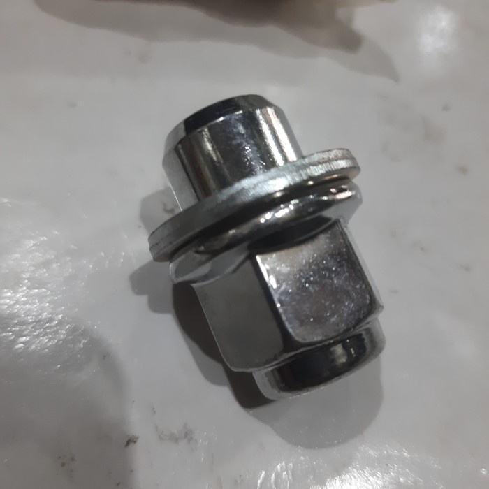 mur roda mitsubishi kuda asli ori