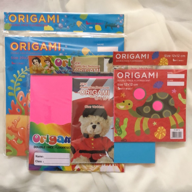 

Kertas lipat origami polos