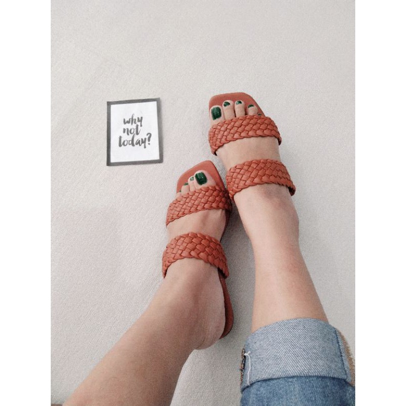 LOUISDEAR sendal flat kepang 2 bahan dove S51