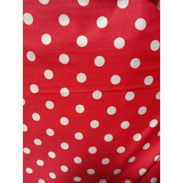 kain sprei polkadot meteran warna merah lokal / kain meteran / kain sprei meteran / sprei polimikro