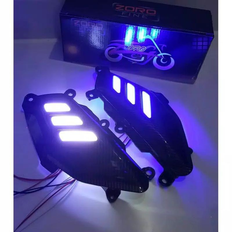 Cover Pijakan Body Samping Nmax Lama Zoro Led Warna Merah Biru Putih Kualitas Terjamin