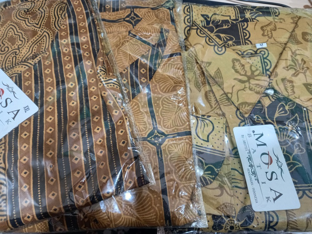 Atasan Kemeja Batik Mosa Hem Pria Lengan Panjang, Motif Mega Mendung Biru Batik Pekalongan -kemeja