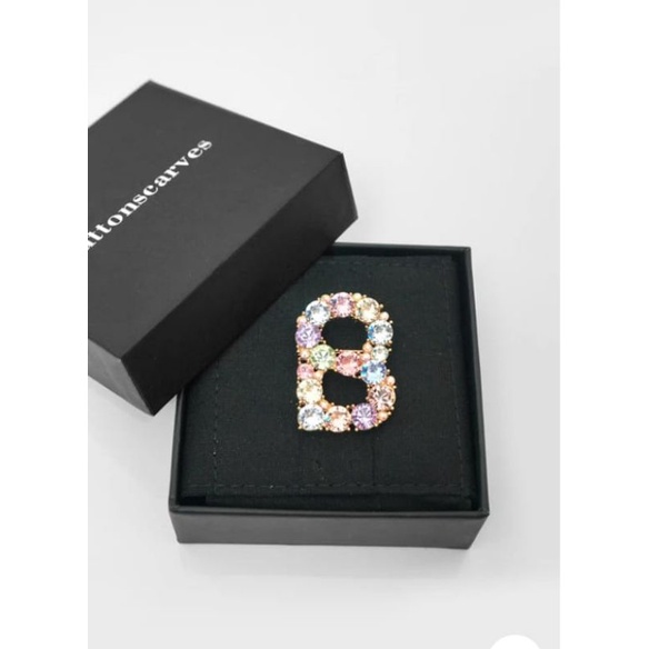 buttonscarves orlin Brooch