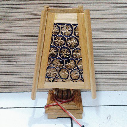 kap lampu anyaman bambu