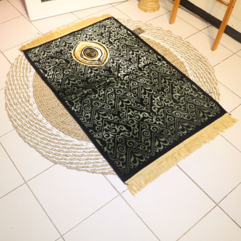 SAJADAH TURKY HITAM KISWAH TEBAL LEMBUT SAJADAH PREMIUM LIMITED EDITION SAJADAH DEWASA UKURAN 70×110 CM