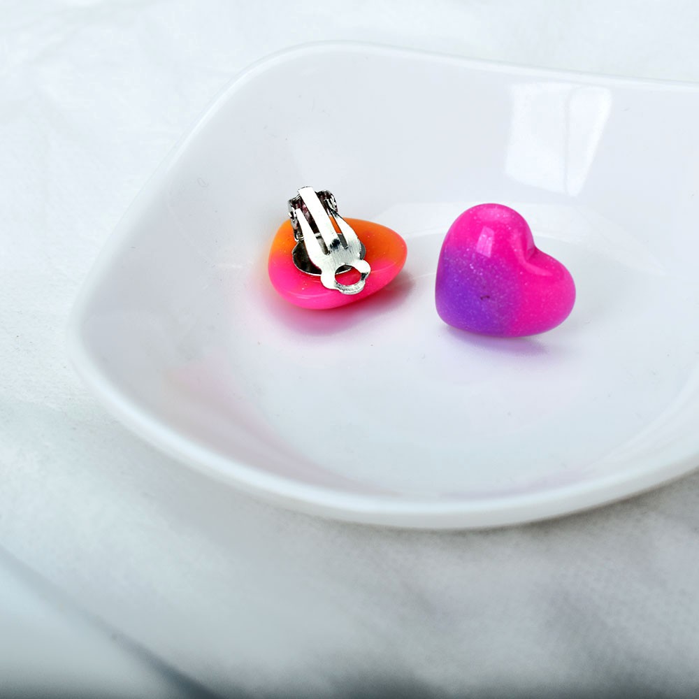 Anting Klip Tanpa Tindik Bentuk Hati Besar Bahan Resin Untuk Wanita