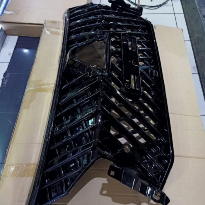 Grill pajero sport 2021 lexus