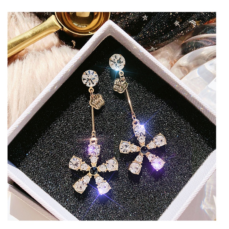 Bunga kristal anting-anting pelangsing Super Flash stud anting-anting perempuan Korea personalized a