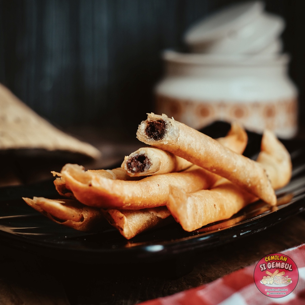 

Cemilan / Cemilan Sigembul / Choco Roll