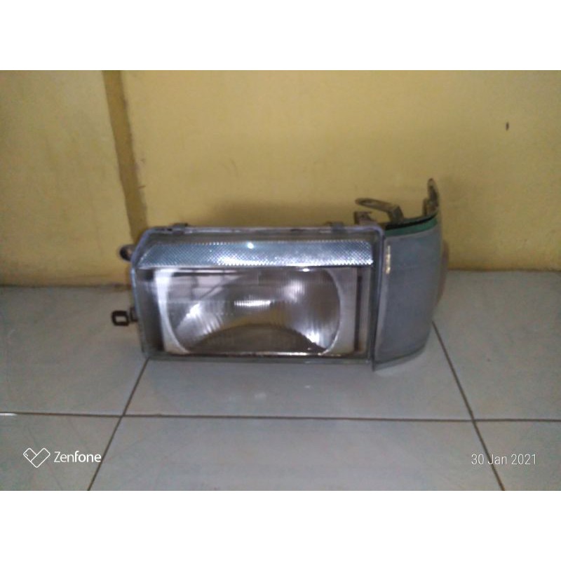 Lampu Depan Kiri Kijang Grand Super 91-96