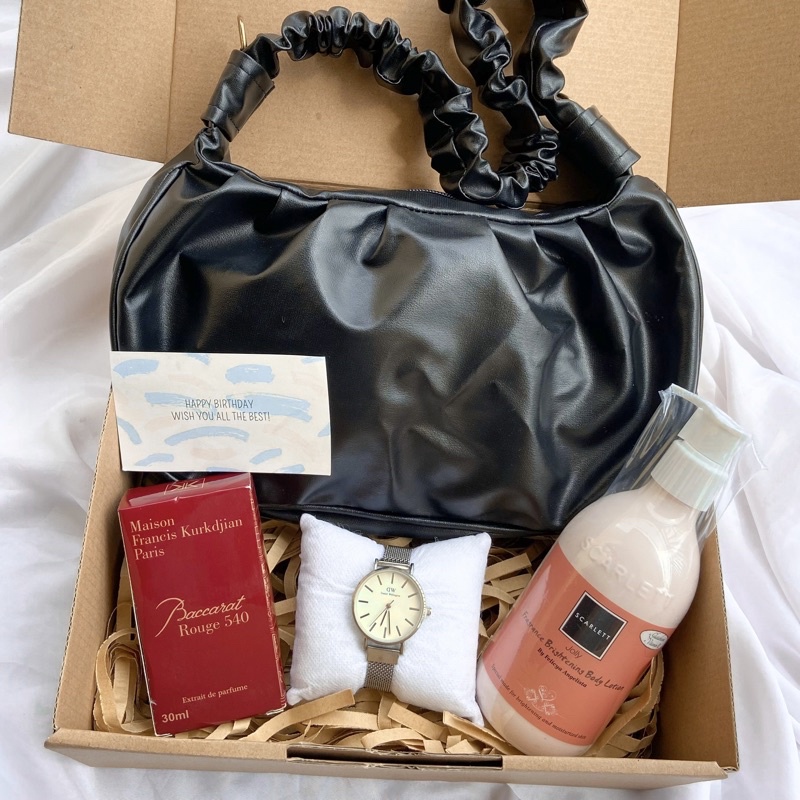 

[TAS SERUT] GIFTBOX TAS / KADO CEWEK / KADO PACAR / ANNIVERSARY / HAMPERS LEBARAN / KADO DOI / VALENTINE / KADO NIKAH / HAMPERS LEBARAN