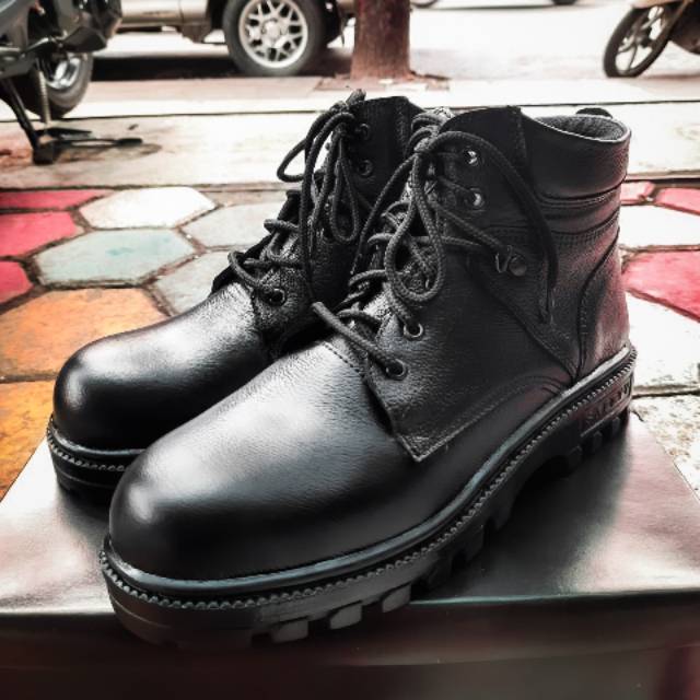 Sepatu Pria Safety Kulit Asli