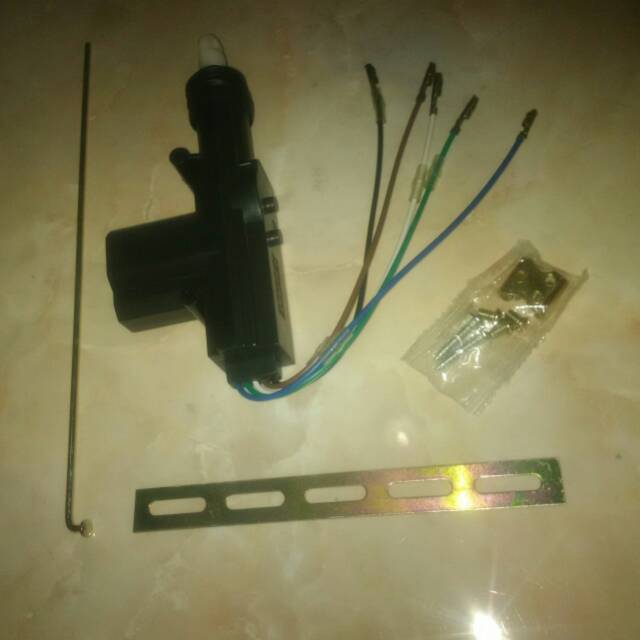 Induk/ Anak Central / Sentral Lock (pistol) Kabel 5. komplit. Supir