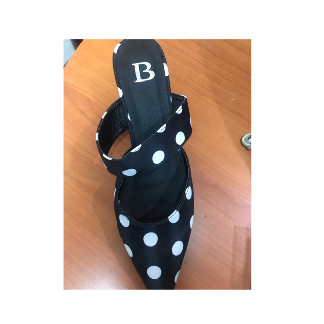 Sepatu sandal berrybenka