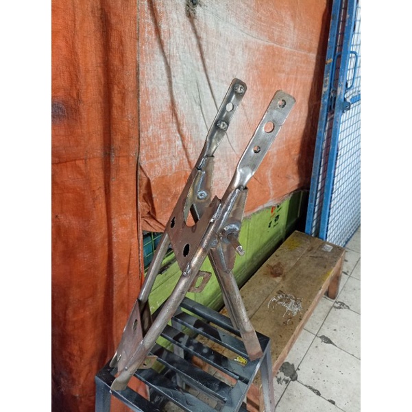 BUNTUT SAMBUNGAN RANGKA CB CB100 GL 100 GELATIK TATANAN