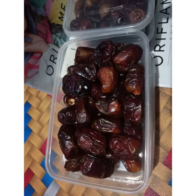 

Kurma Madu ukuran 1 Kilo
