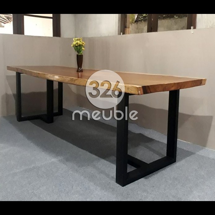 Meja Makan Trembesi Solid Mebel Jepara - Meja Makan Solid Kaki Besi