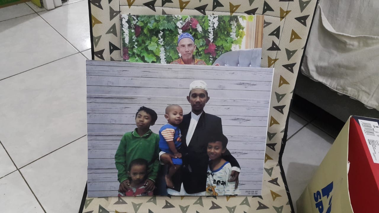 Cetak Foto 20x30cm Bingkai Frameless